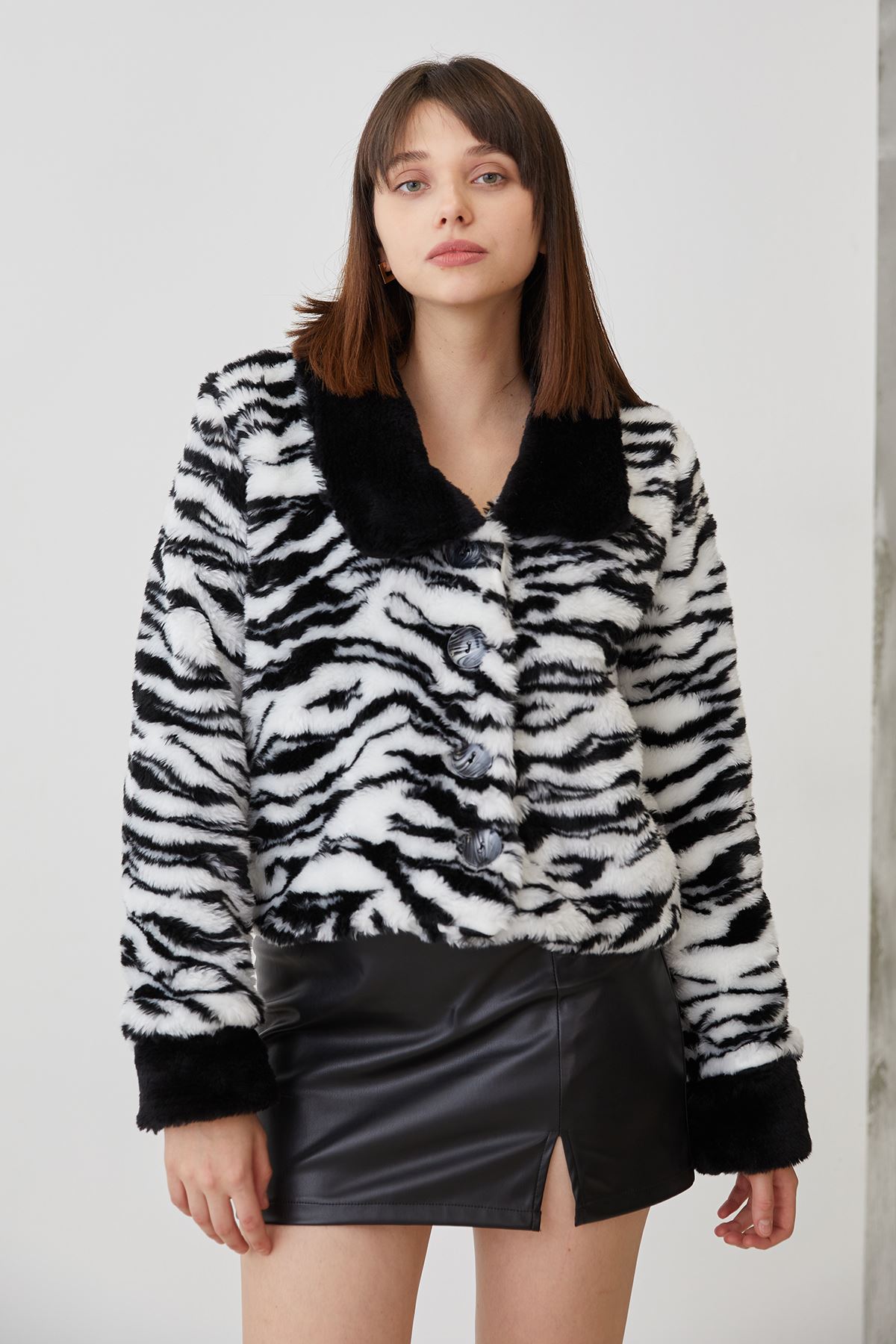 Zebra Desen Peluş Ceket-Siyah