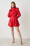 Dik Yaka Omuz Büzgülü Elbise-Kırmızı